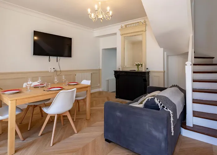 Maison De By Interhome בית נופש